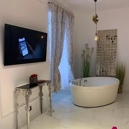 Tiltu 5 Jacuzzi Apartment
